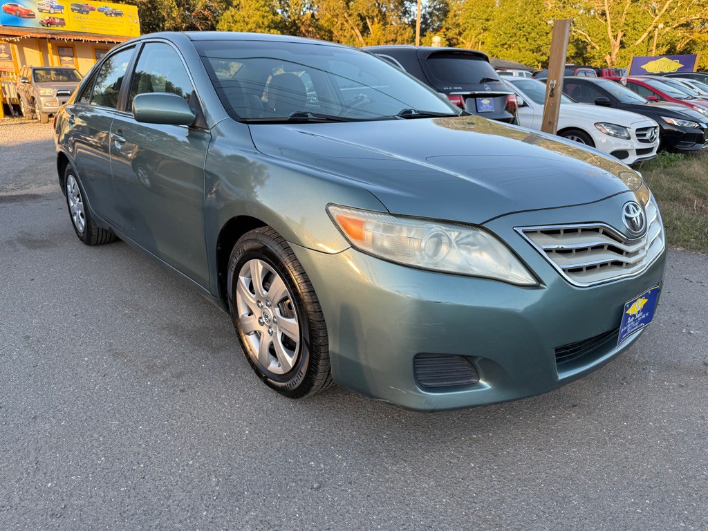 2011 Toyota Camry Image 4