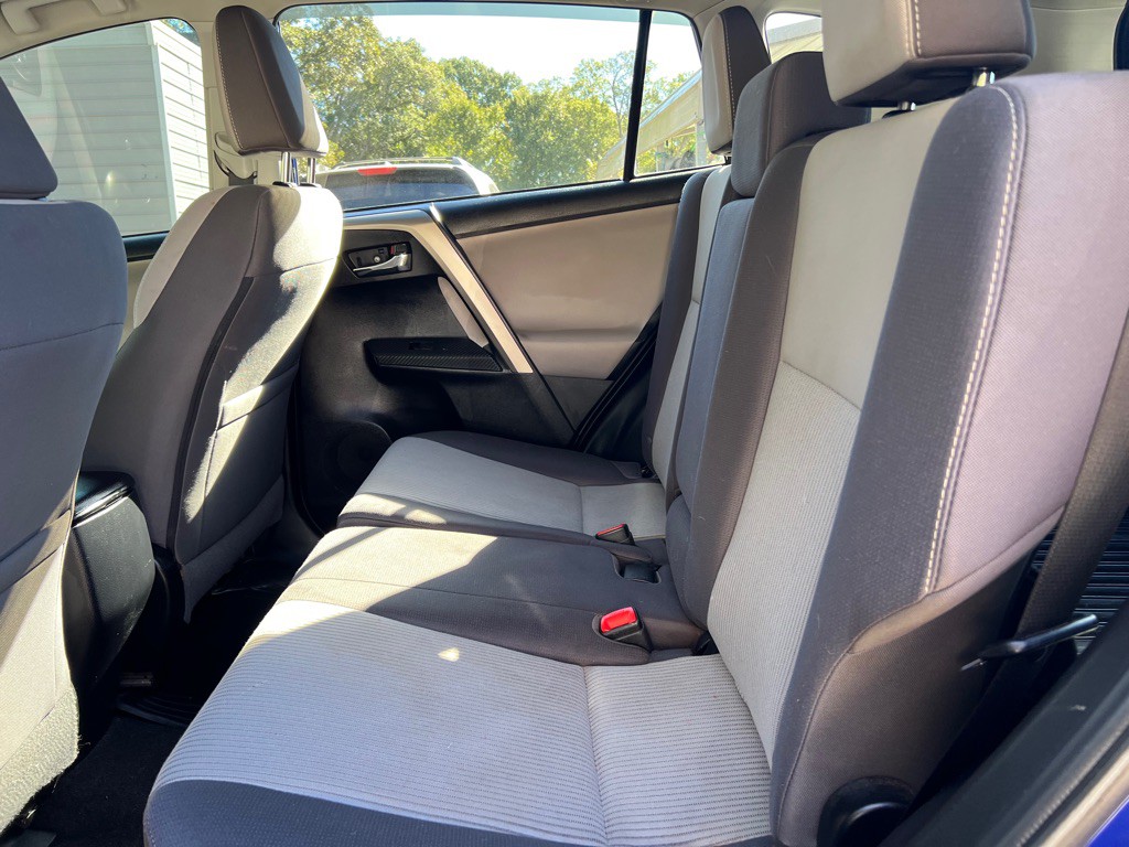 2015 Toyota Rav4 Image 9