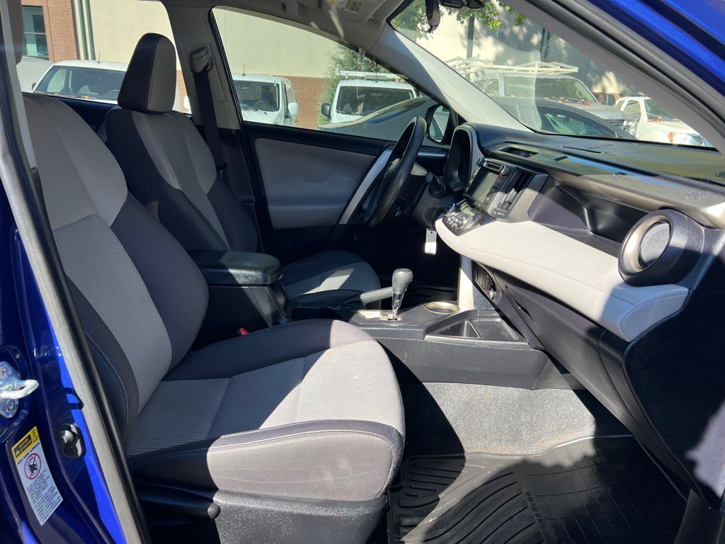 2015 Toyota Rav4 Image 11