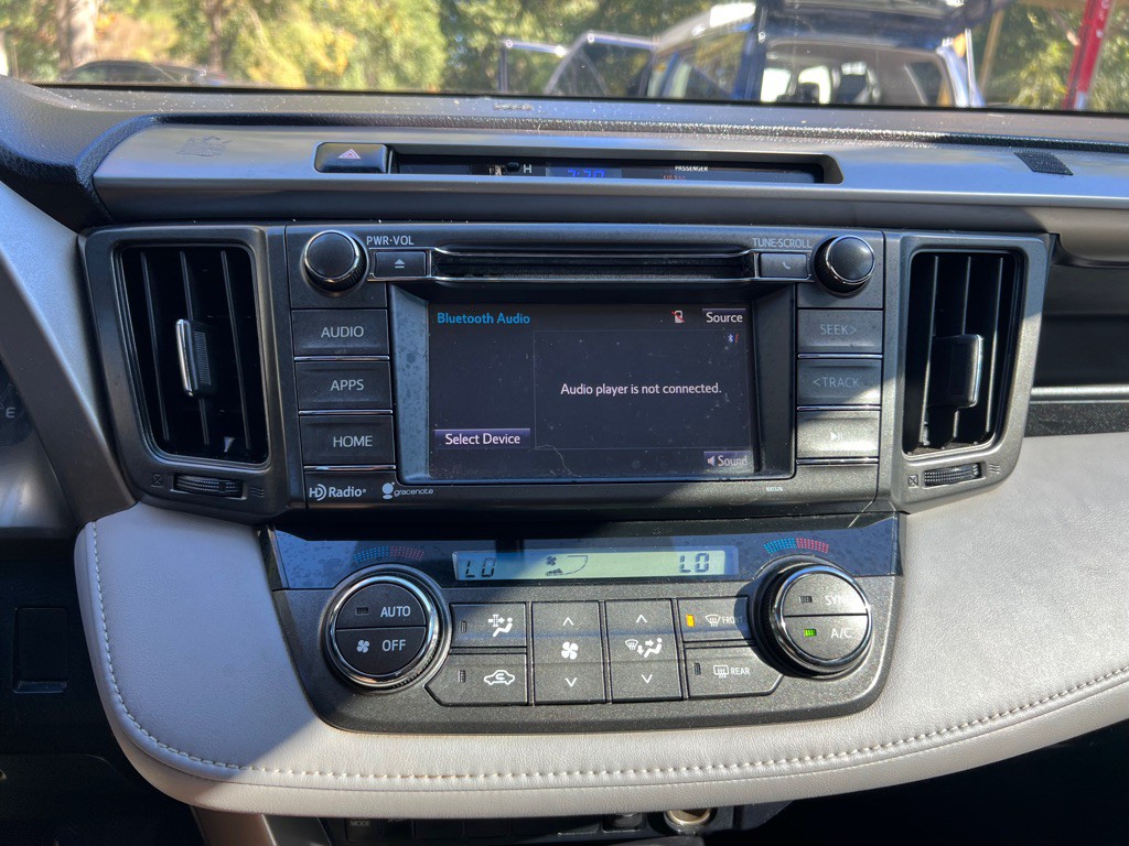 2015 Toyota Rav4 Image 14