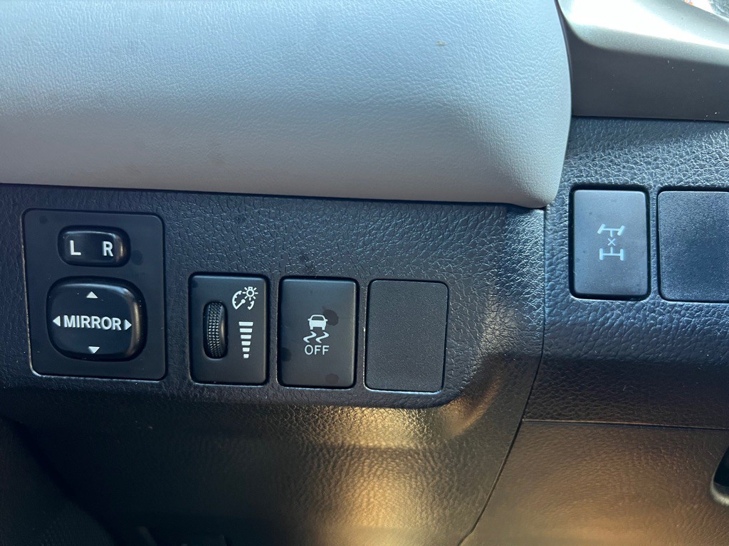 2015 Toyota Rav4 Image 17