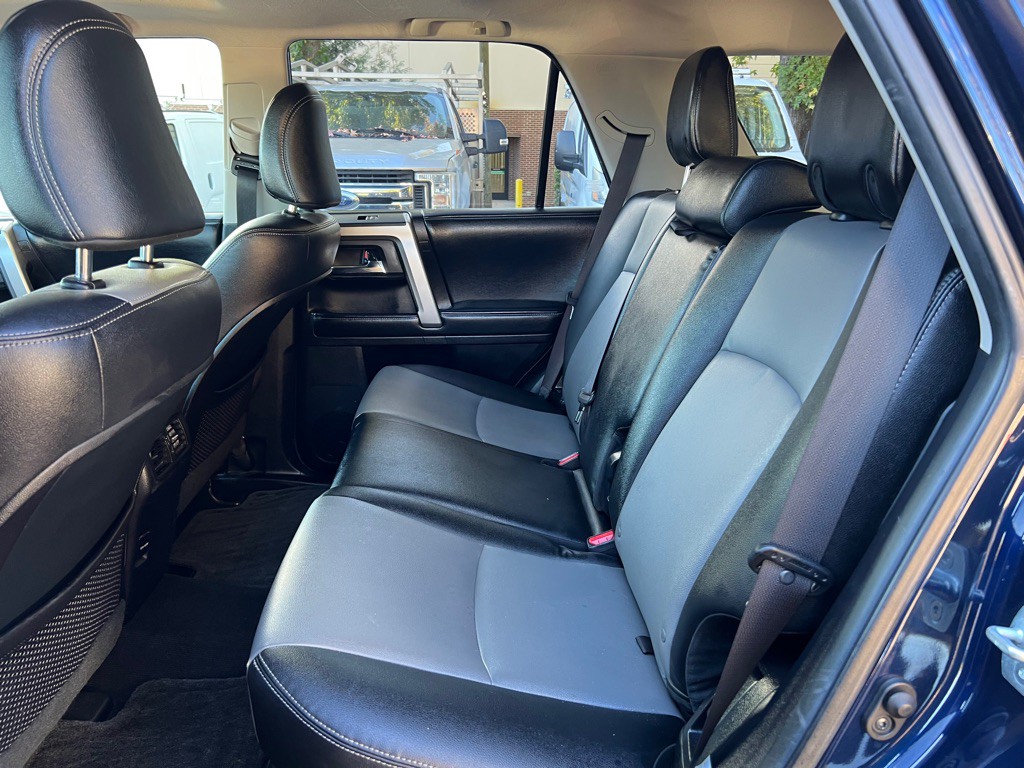 2014 Toyota 4Runner Image 9