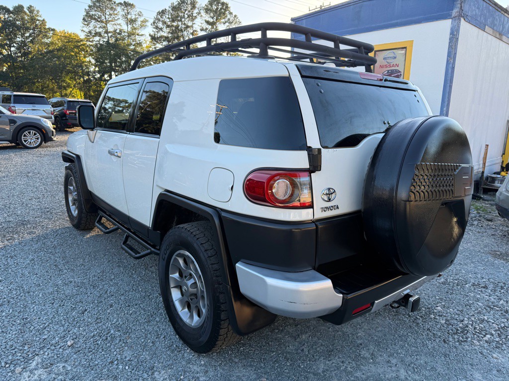2013 Toyota FJ Cruiser Image 2