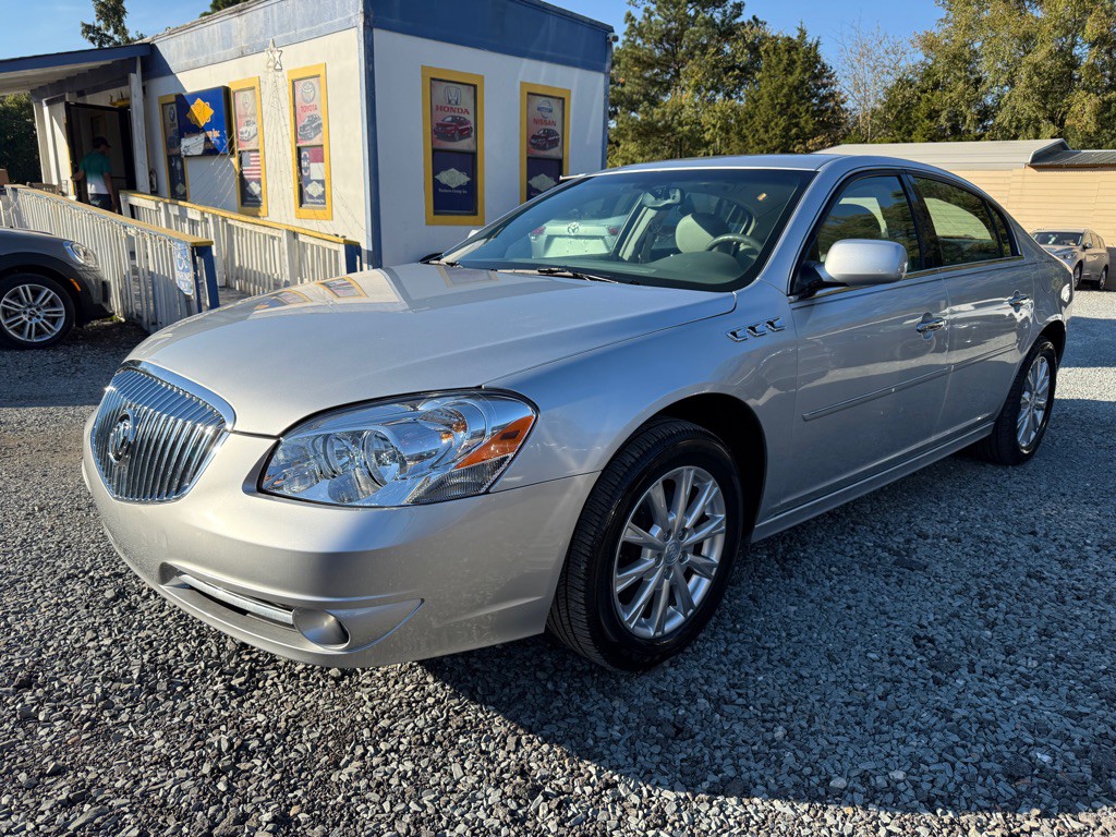 2011 Buick Lucerne Image 1