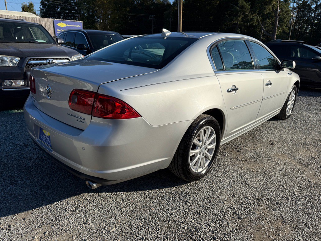 2011 Buick Lucerne Image 3