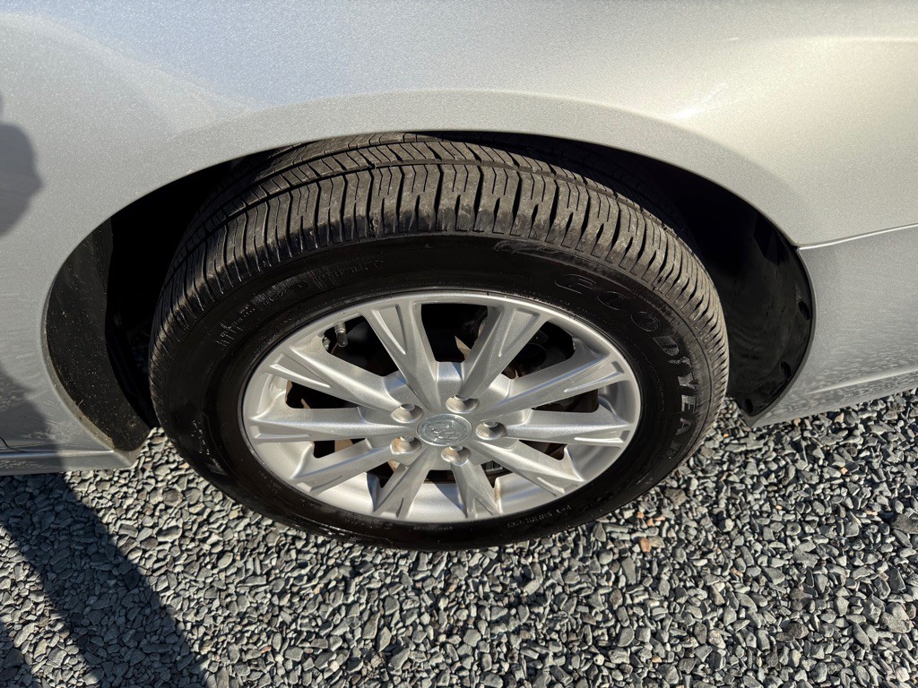 2011 Buick Lucerne Image 5