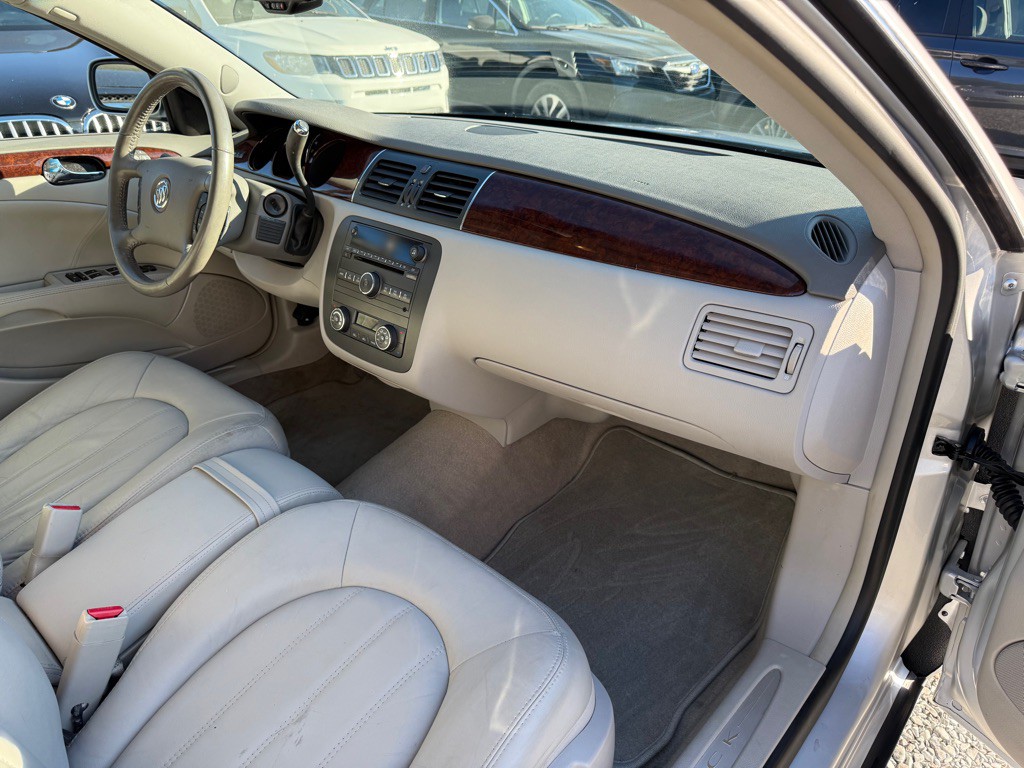 2011 Buick Lucerne Image 7