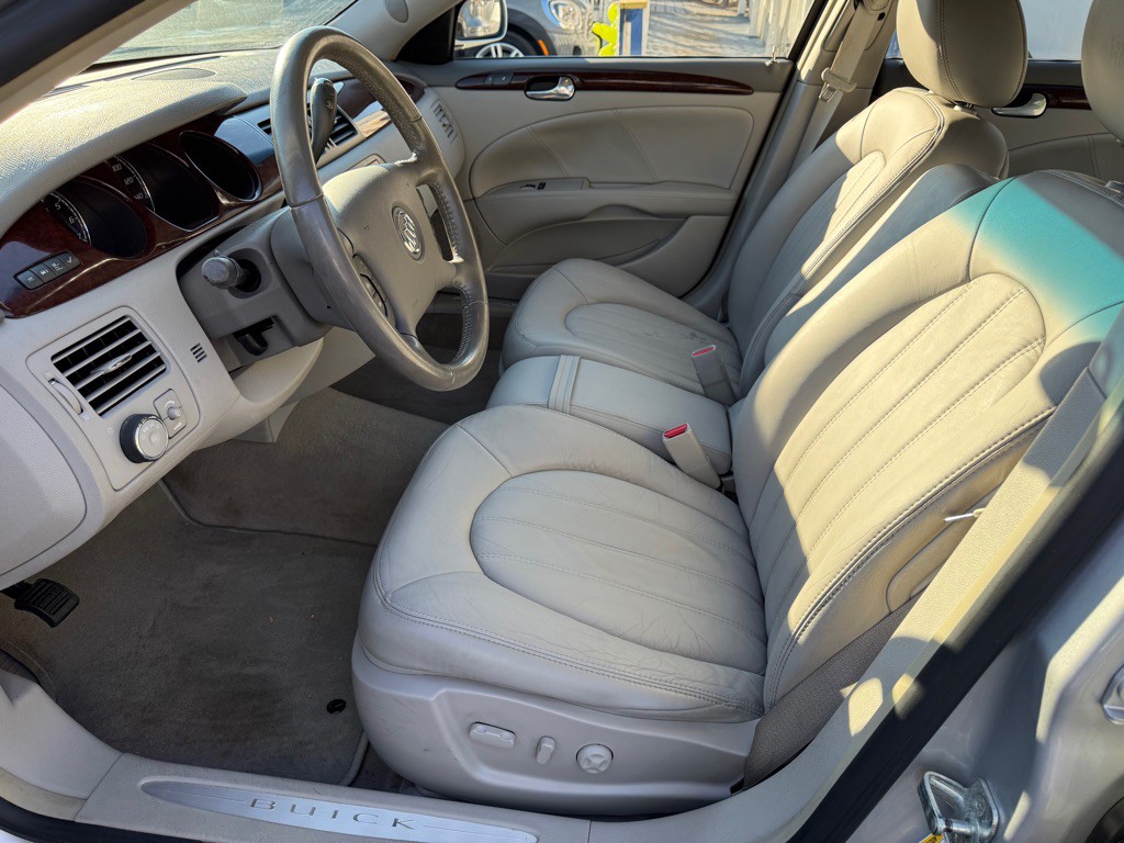 2011 Buick Lucerne Image 10