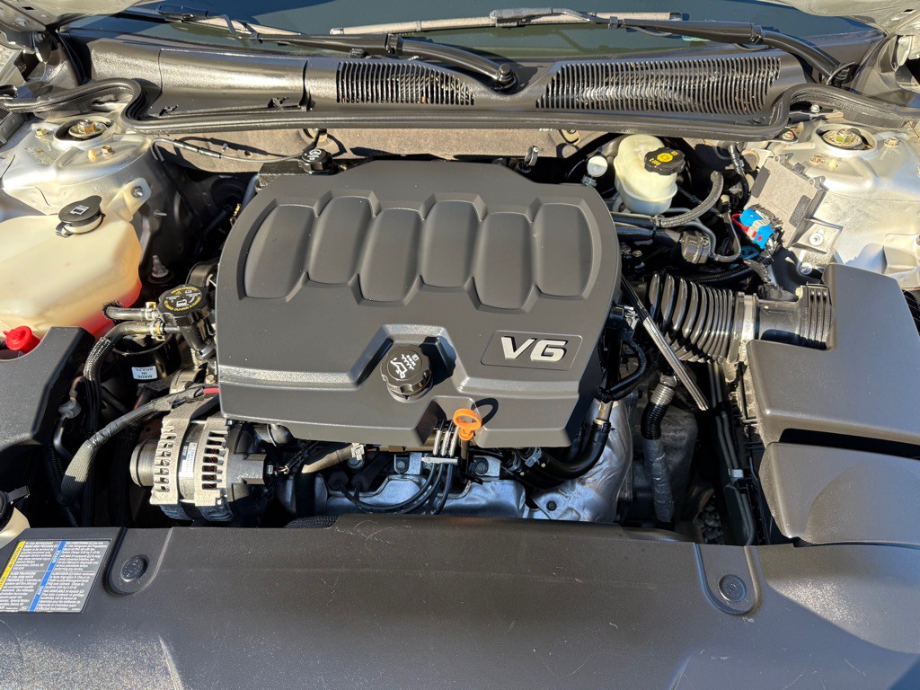 2011 Buick Lucerne Image 11