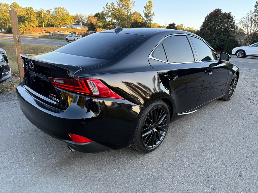 2016 Lexus IS Image 3