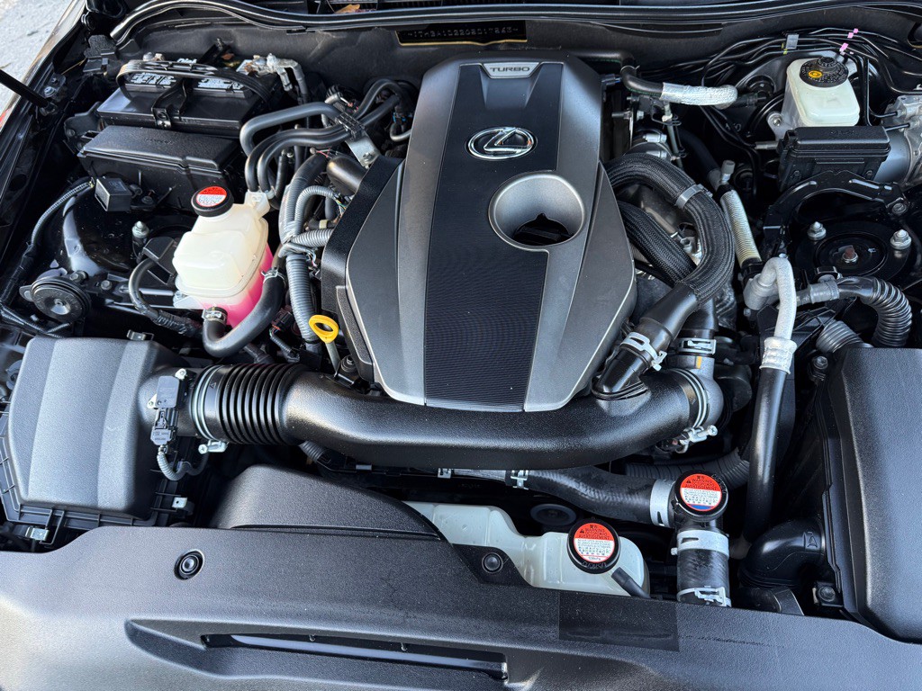 2016 Lexus IS Image 12