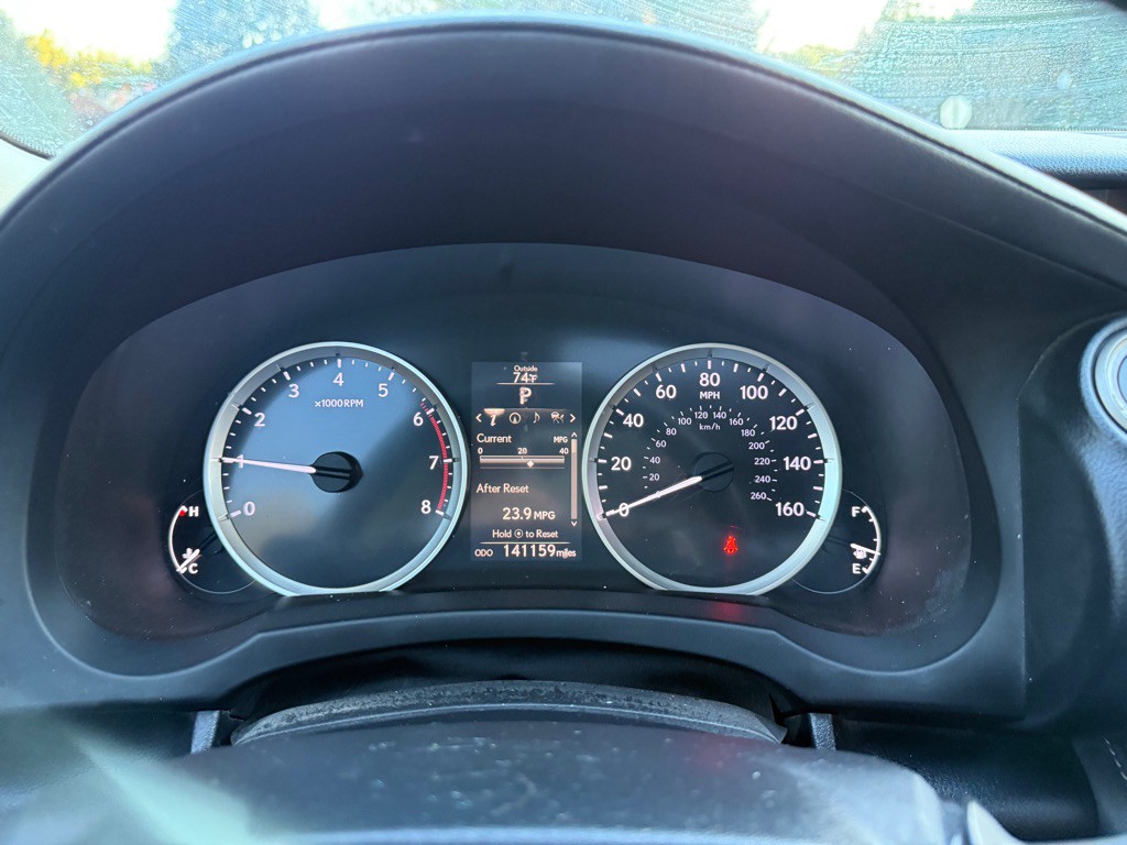 2016 Lexus IS Image 14