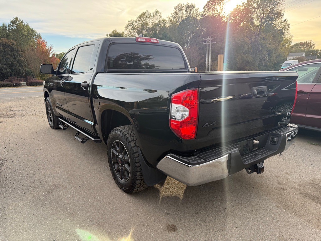2021 Toyota Tundra Image 2