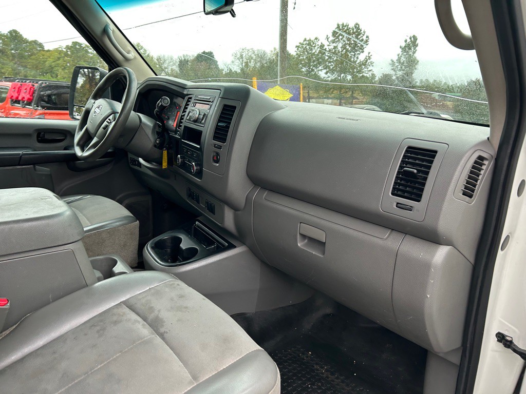 2016 Nissan NV Image 6