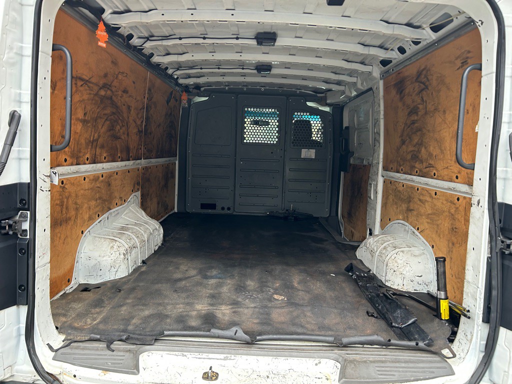 2016 Nissan NV Image 7