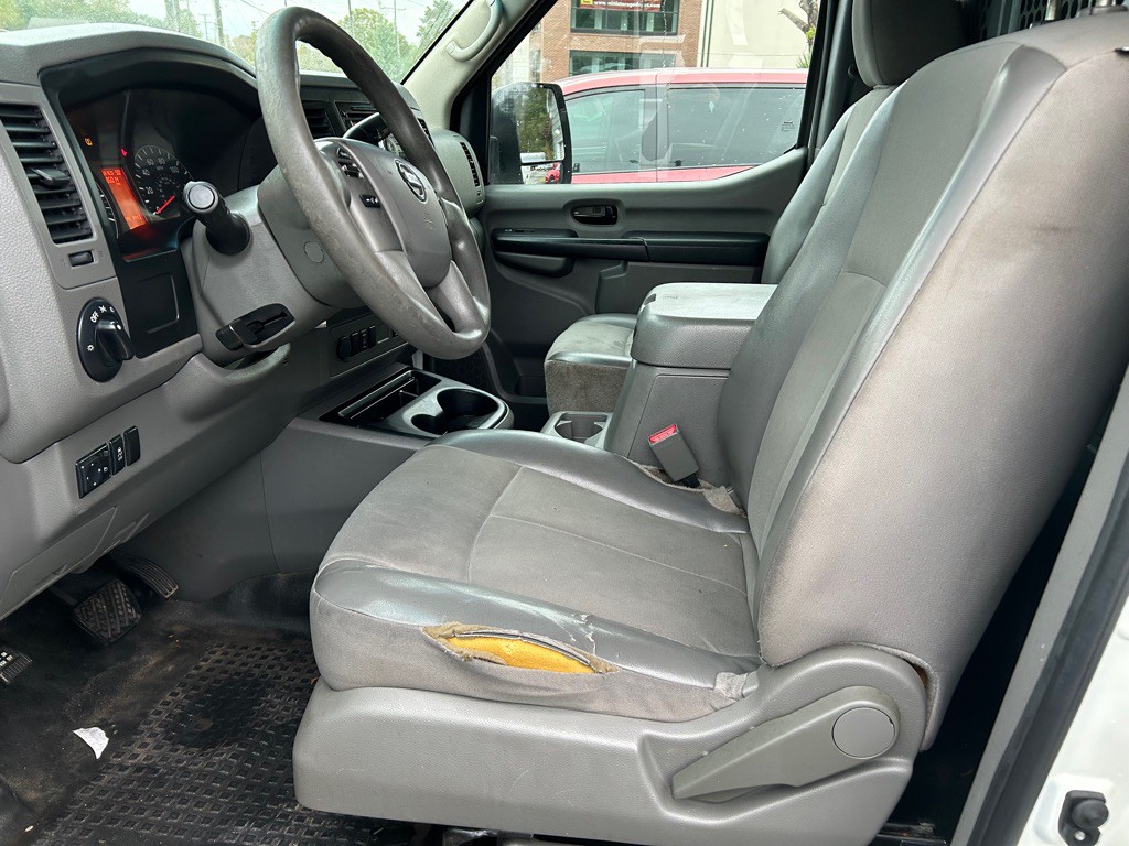 2016 Nissan NV Image 8