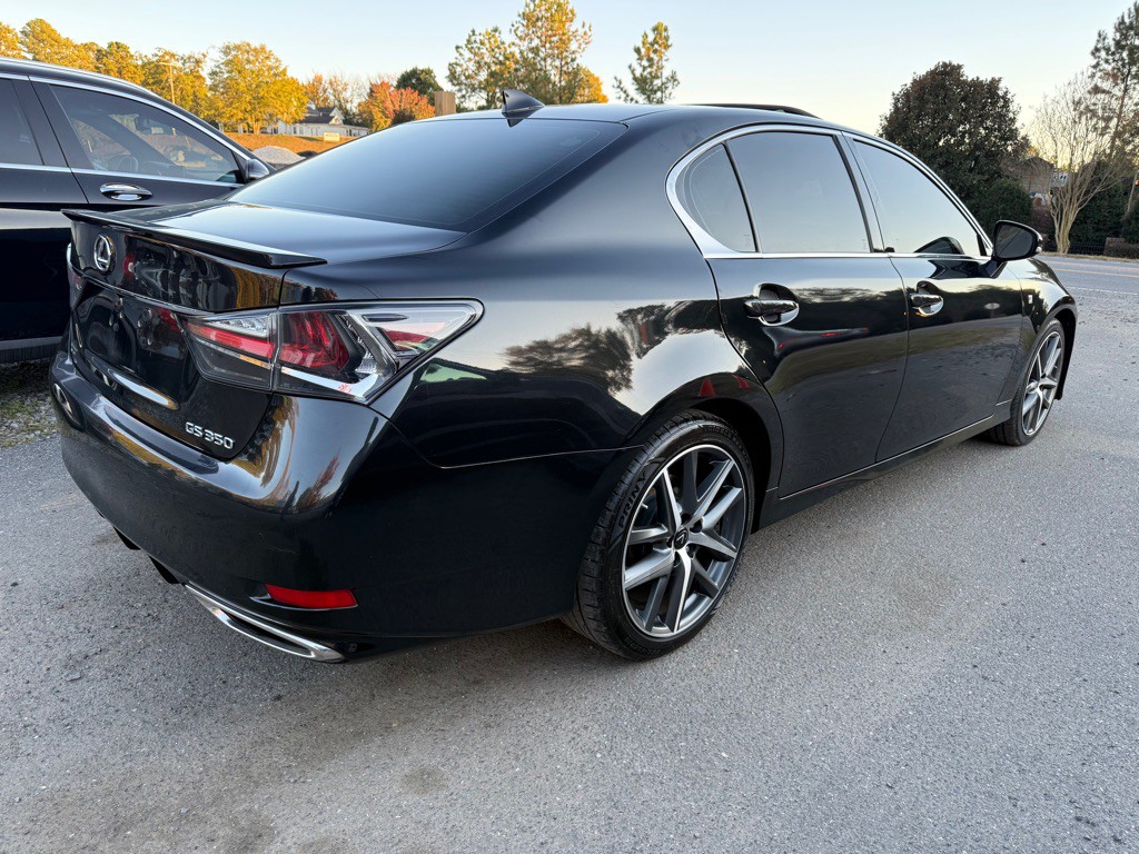 2018 Lexus GS Image 3