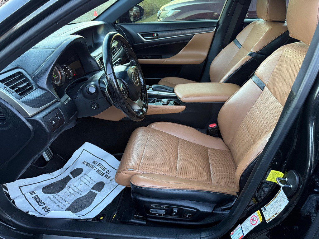 2018 Lexus GS Image 12