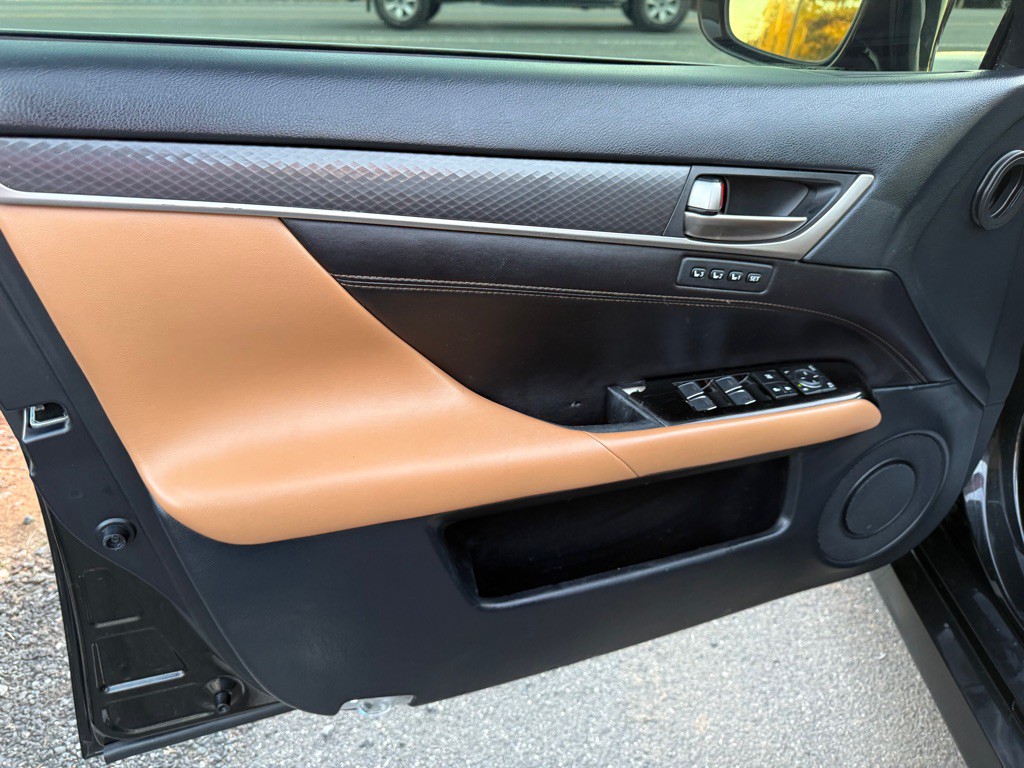 2018 Lexus GS Image 13