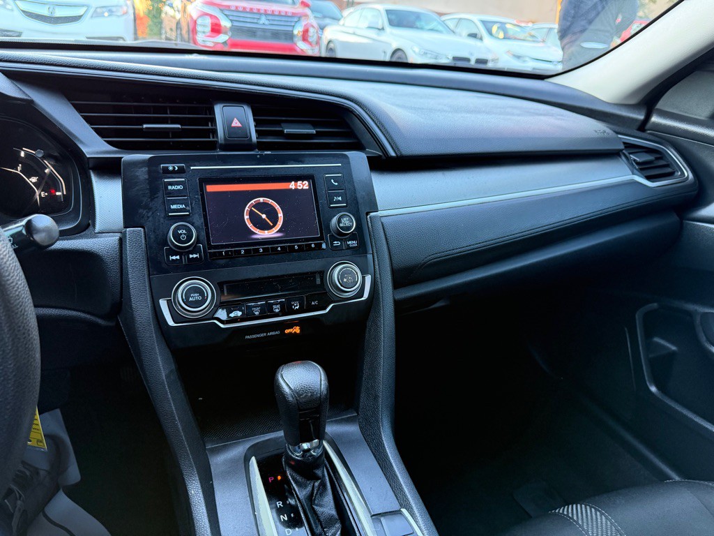 2017 Honda Civic Image 13