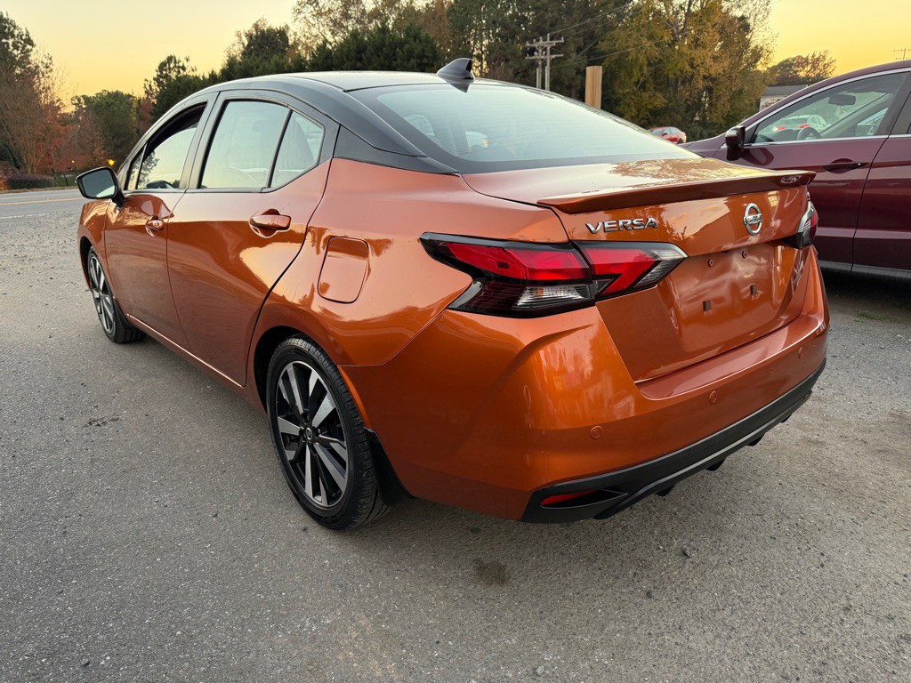 2022 Nissan Versa Image 2