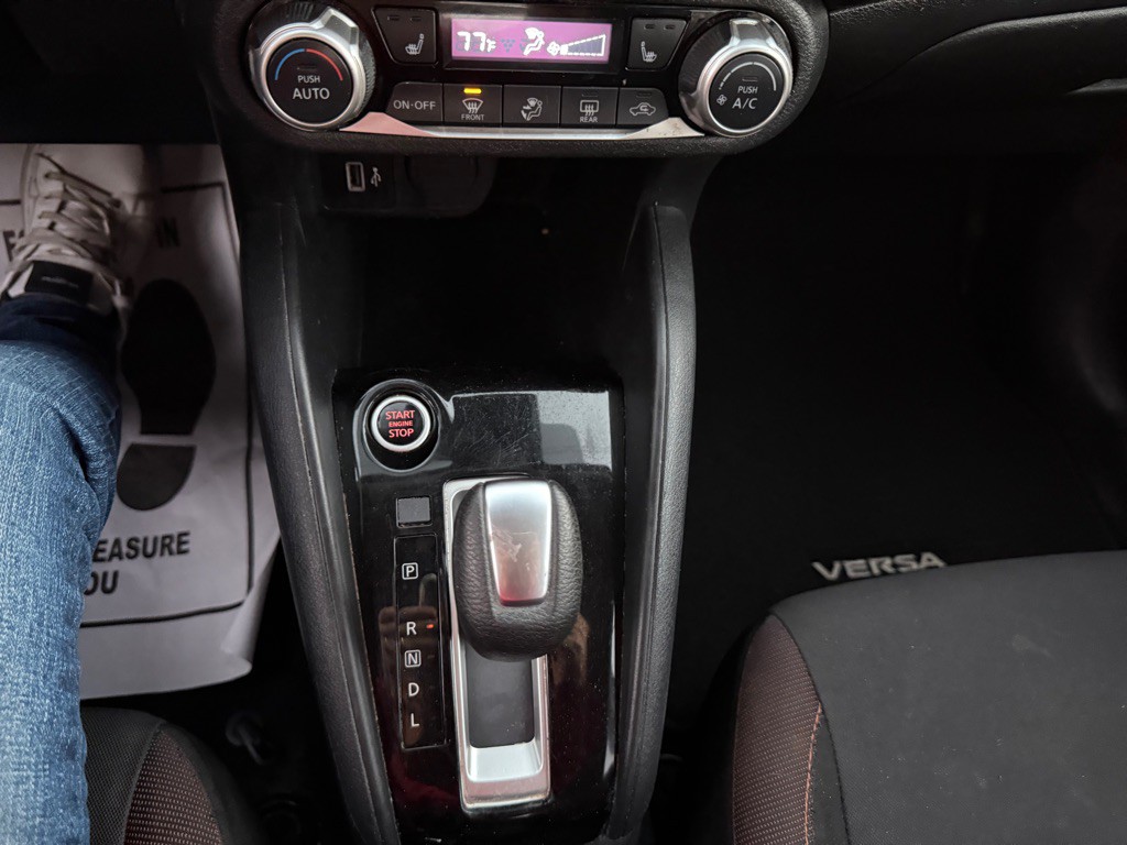 2022 Nissan Versa Image 15