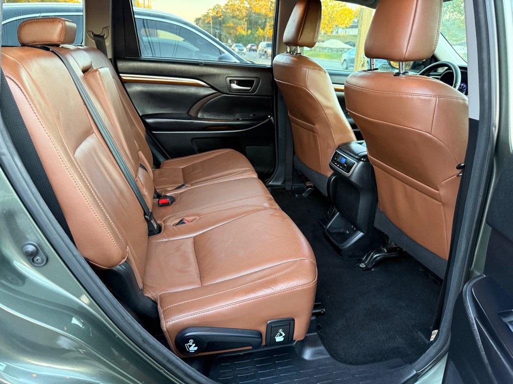 2018 Toyota Highlander Image 7