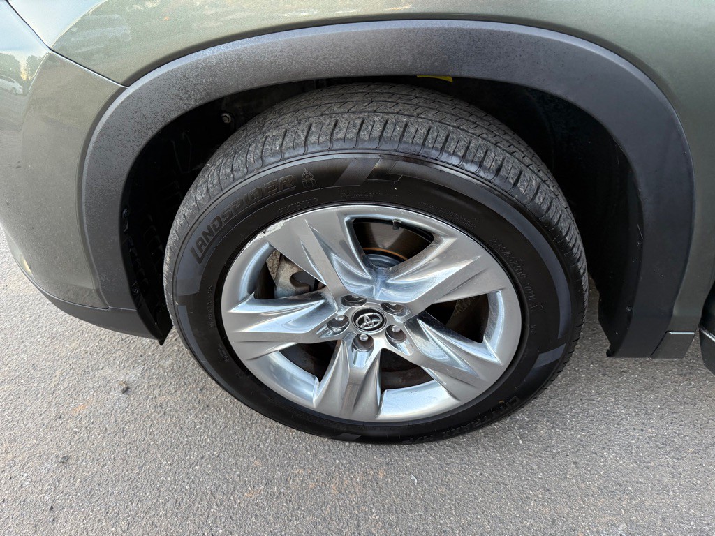 2018 Toyota Highlander Image 12