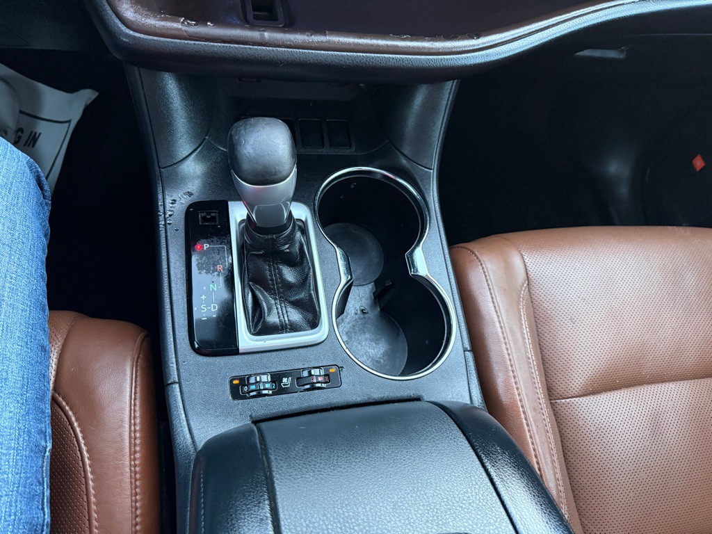 2018 Toyota Highlander Image 17