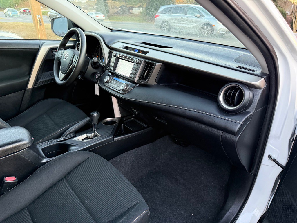 2014 Toyota Rav4 Image 6