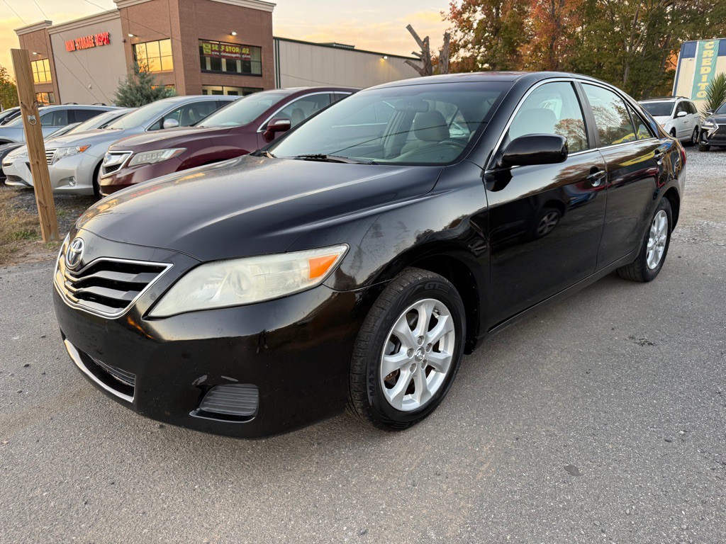 2011 Toyota Camry Image 1