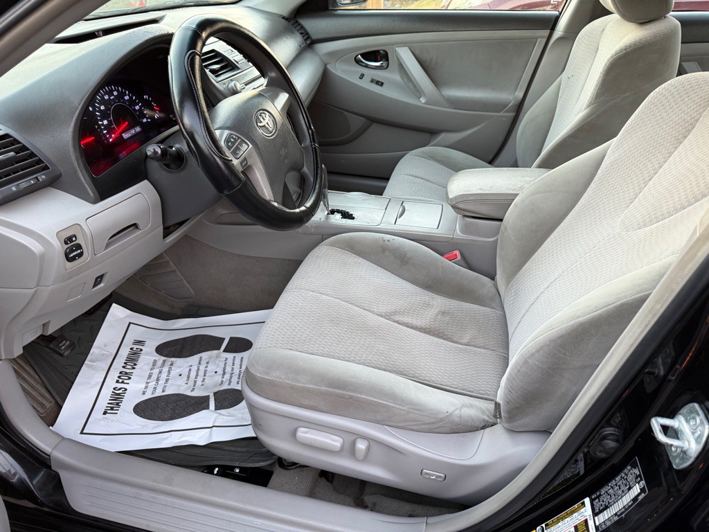 2011 Toyota Camry Image 9