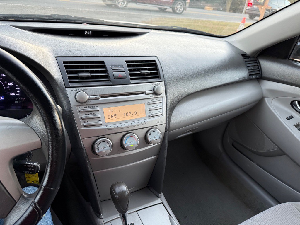 2011 Toyota Camry Image 14