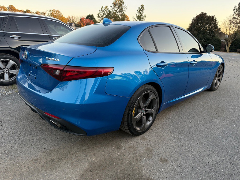 2017 Alfa Romeo Giulia Image 3