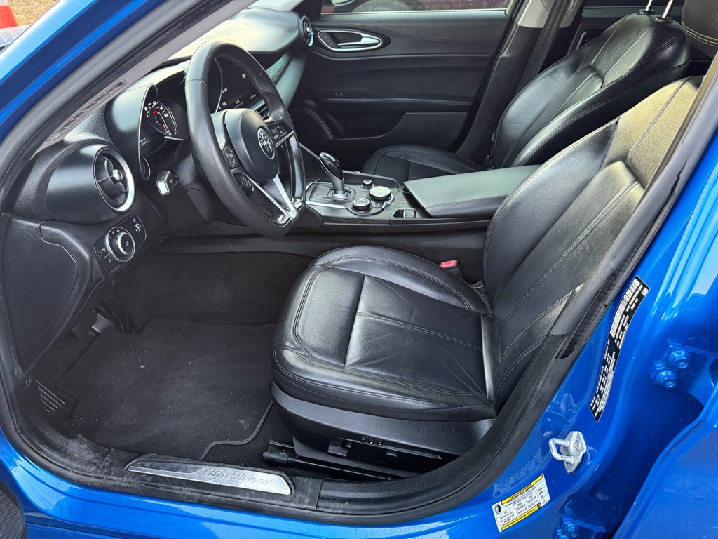 2017 Alfa Romeo Giulia Image 10