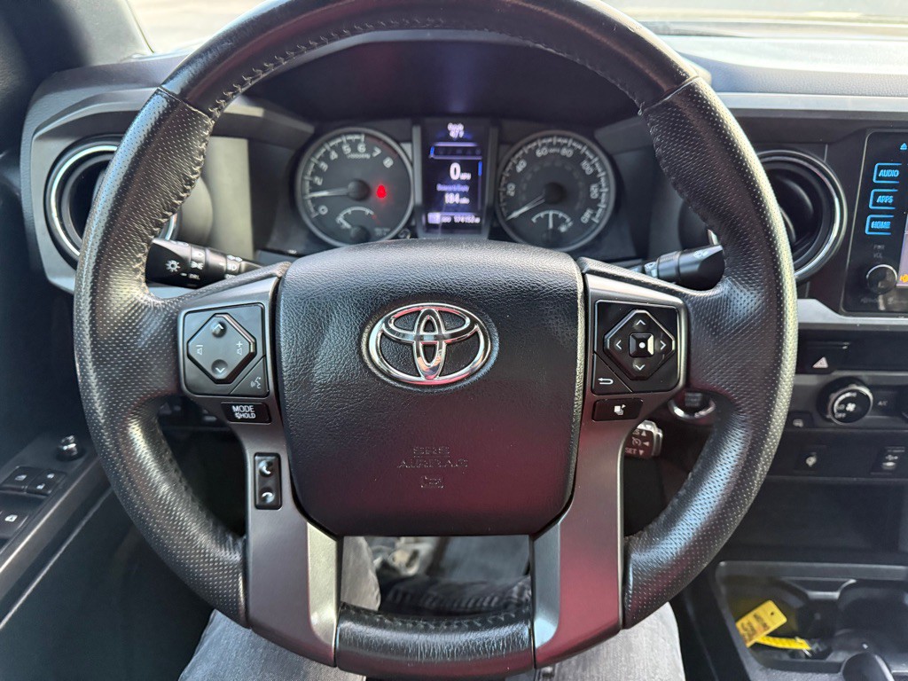 2017 Toyota Tacoma Image 12