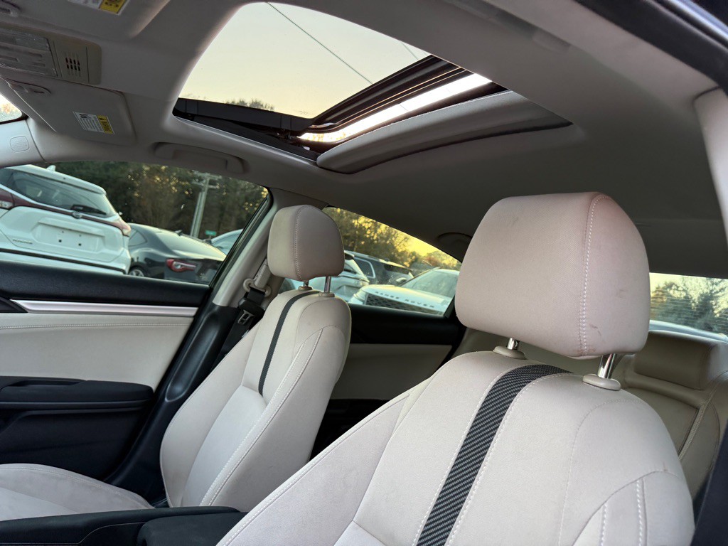 2018 Honda Civic Image 12