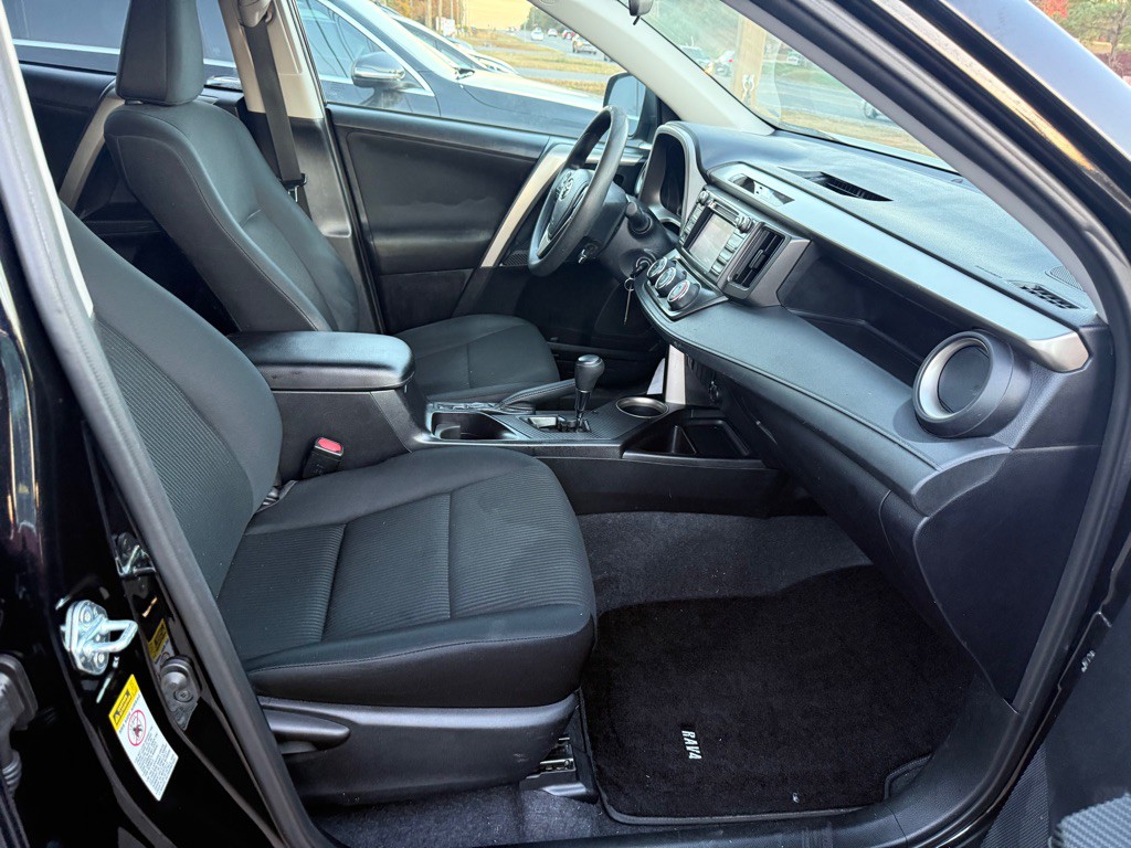 2015 Toyota Rav4 Image 6