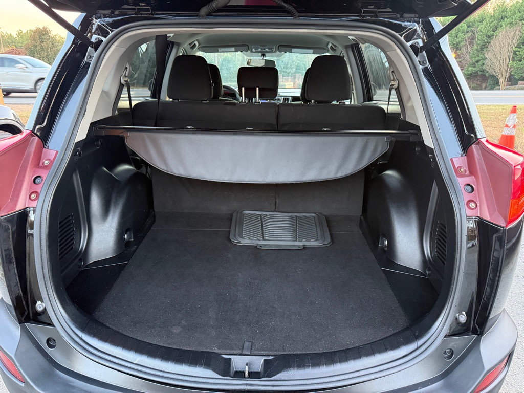 2015 Toyota Rav4 Image 9