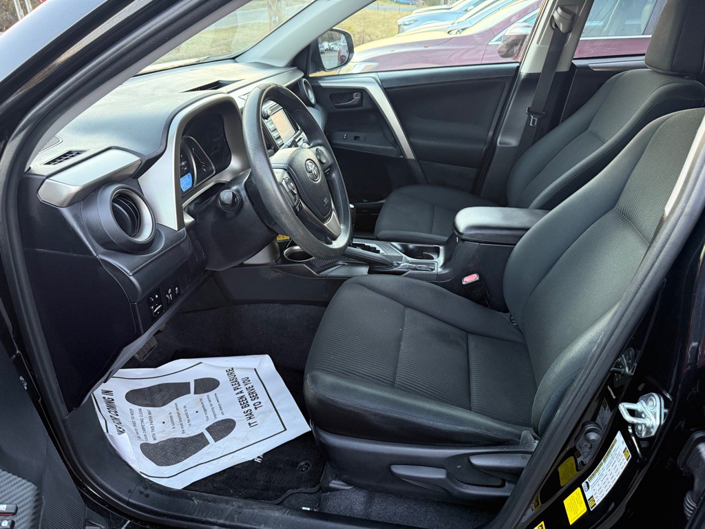 2015 Toyota Rav4 Image 11