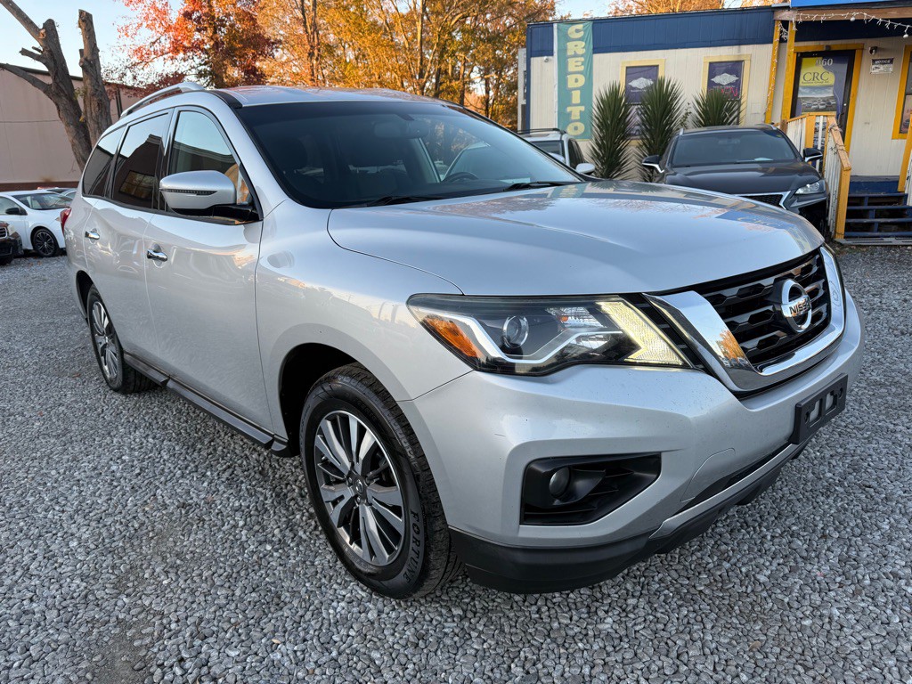 2017 Nissan Pathfinder Image 4