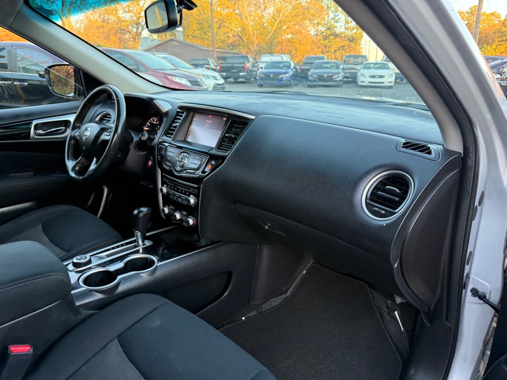 2017 Nissan Pathfinder Image 7