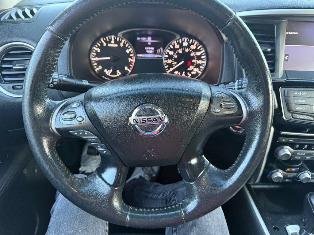 2017 Nissan Pathfinder Image 13