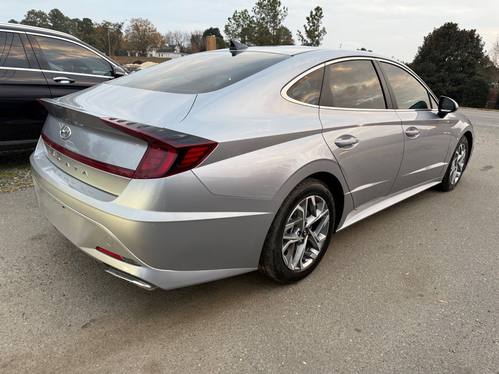 2023 Hyundai Sonata Image 3