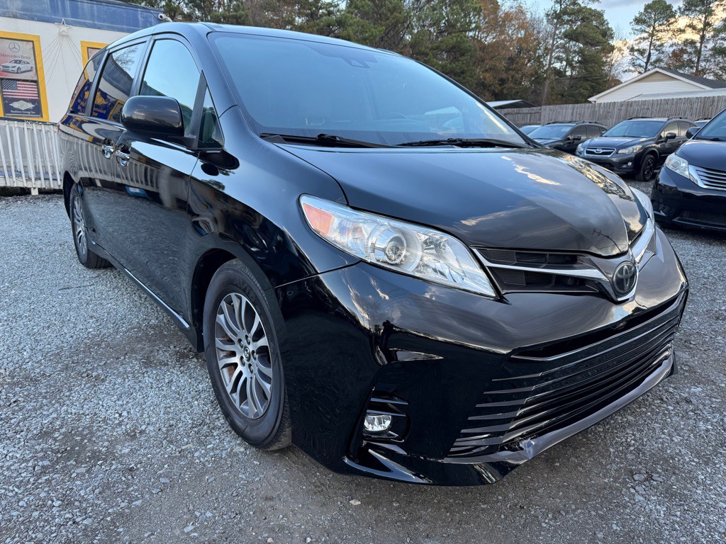 2019 Toyota Sienna Image 4