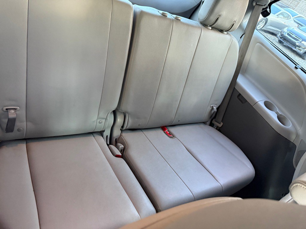 2019 Toyota Sienna Image 9