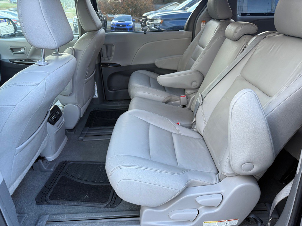 2019 Toyota Sienna Image 12