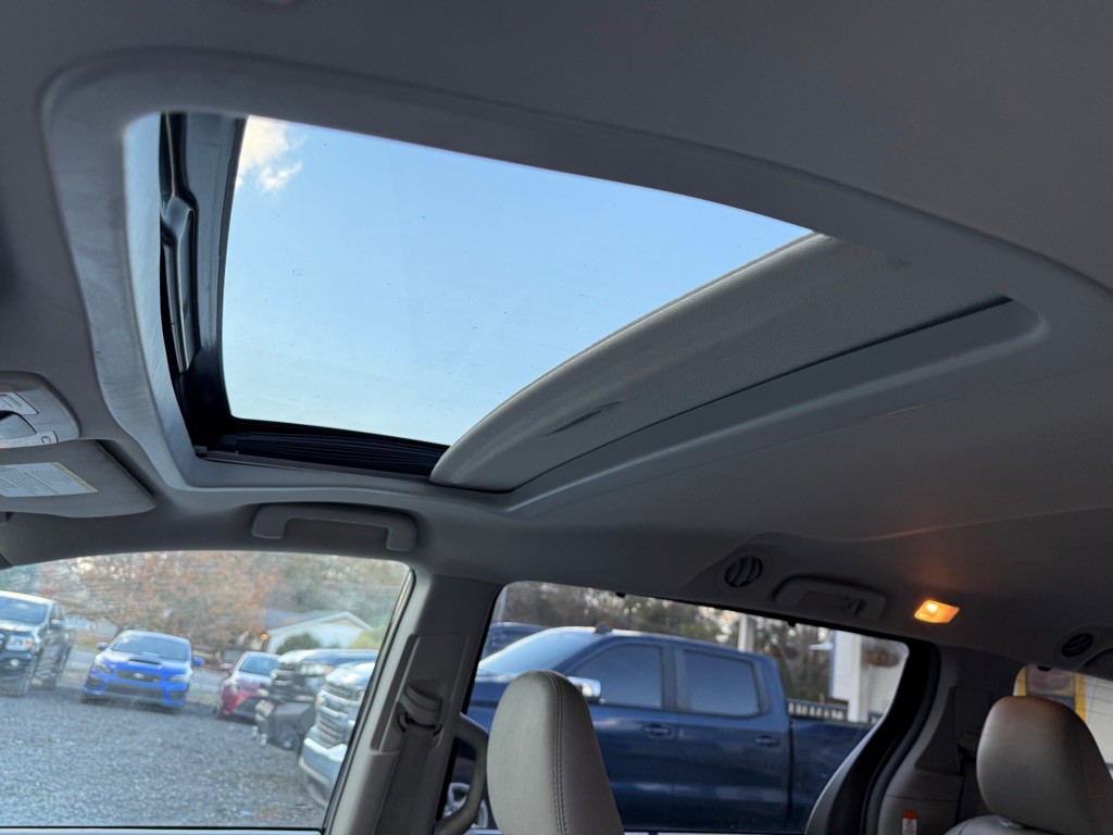 2019 Toyota Sienna Image 15