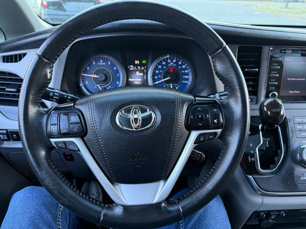 2019 Toyota Sienna Image 16