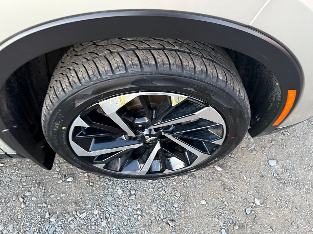 2022 Mitsubishi Outlander Image 5